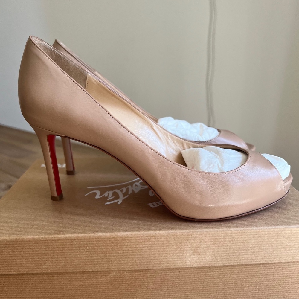 Christian Louboutin Nude Peep Toe 85 Kid